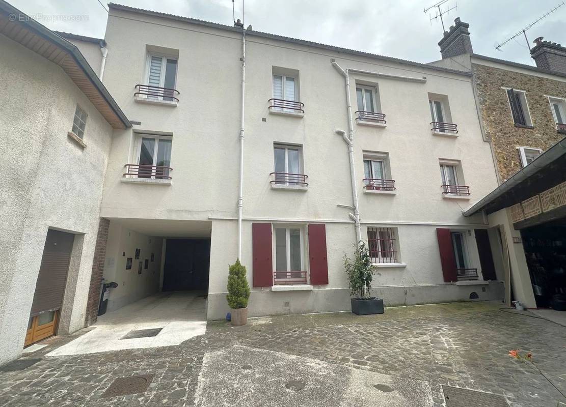 Appartement à LIVRY-GARGAN