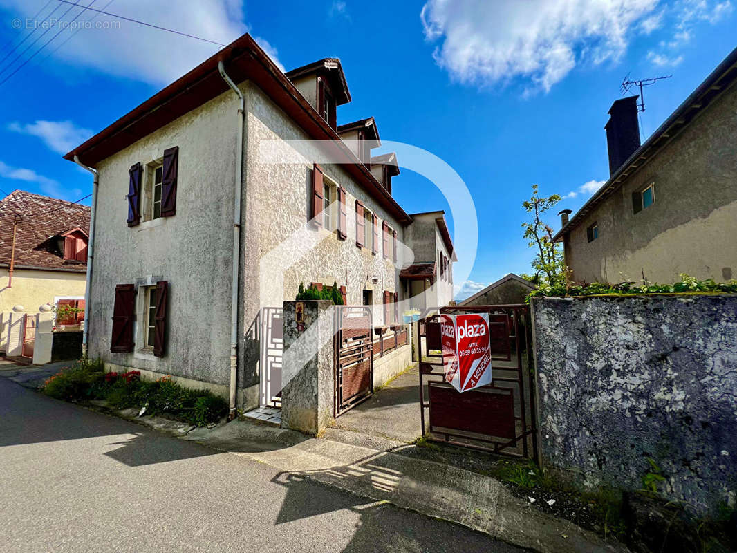 Maison à LAGOR