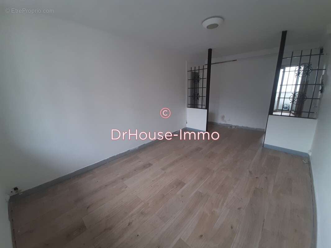 Appartement à MARSEILLE-4E