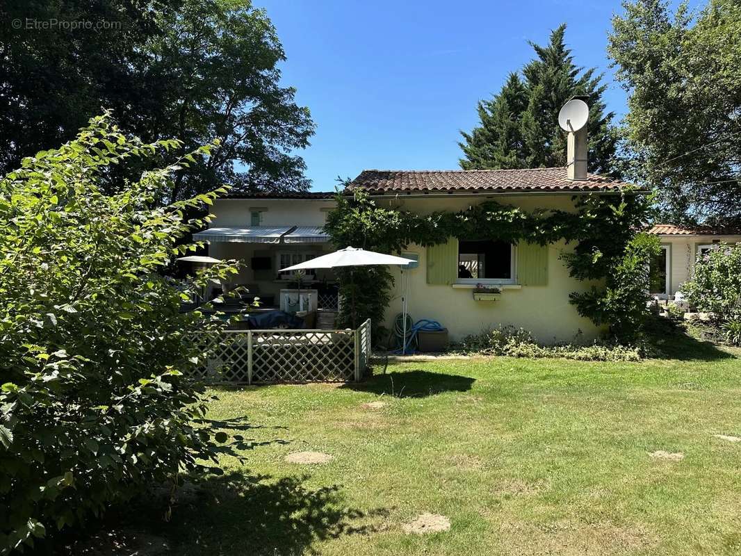 Maison à AUBETERRE-SUR-DRONNE