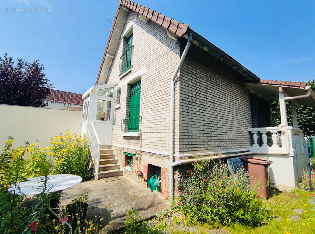 Maison à SARTROUVILLE