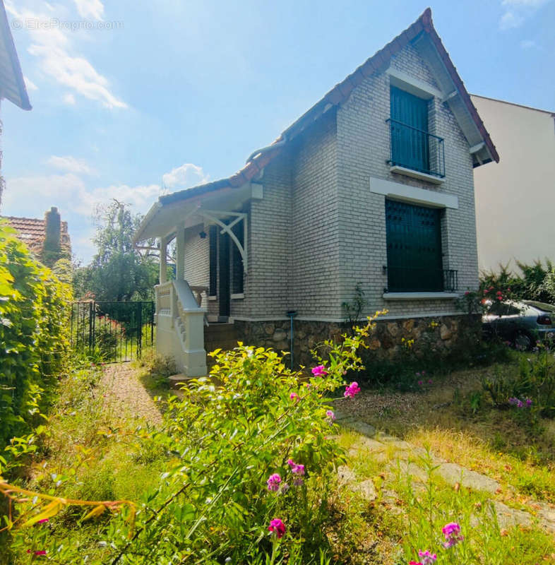 Maison à SARTROUVILLE