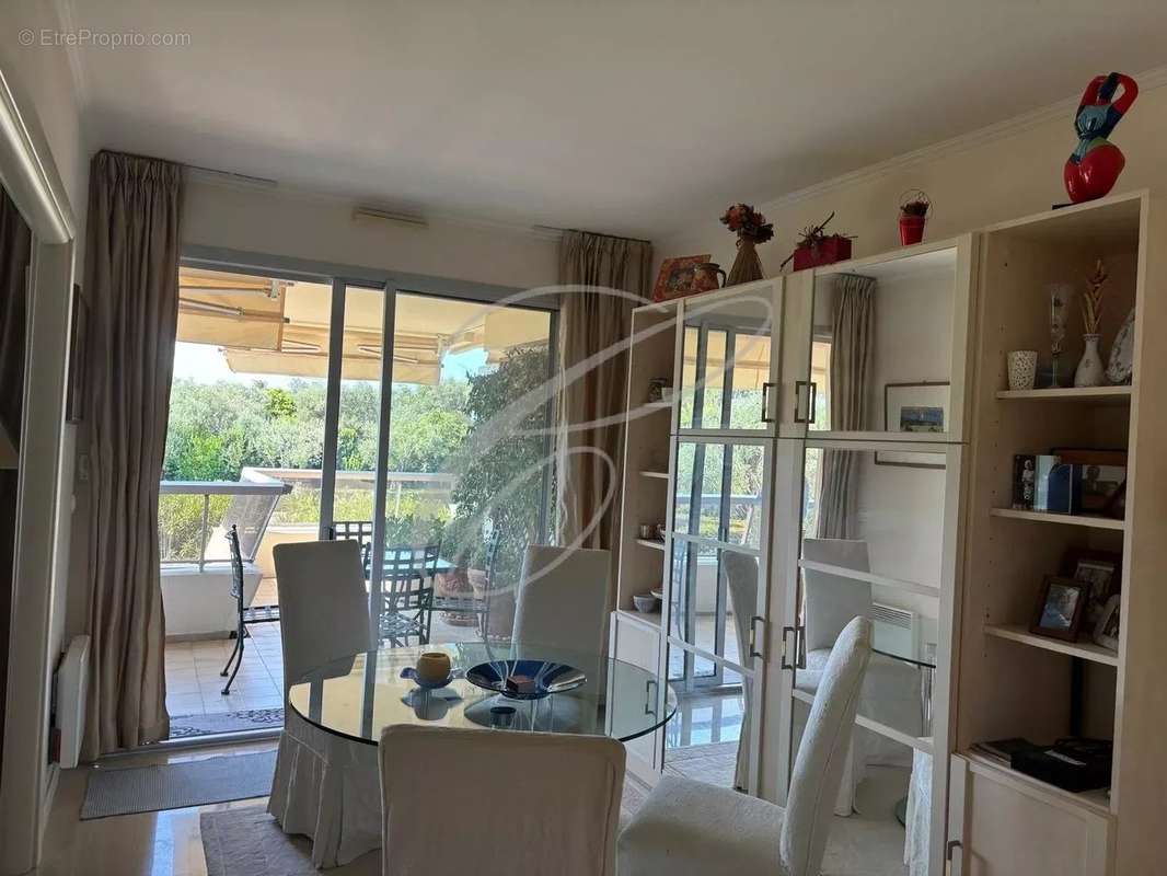 Appartement à ROQUEBRUNE-CAP-MARTIN