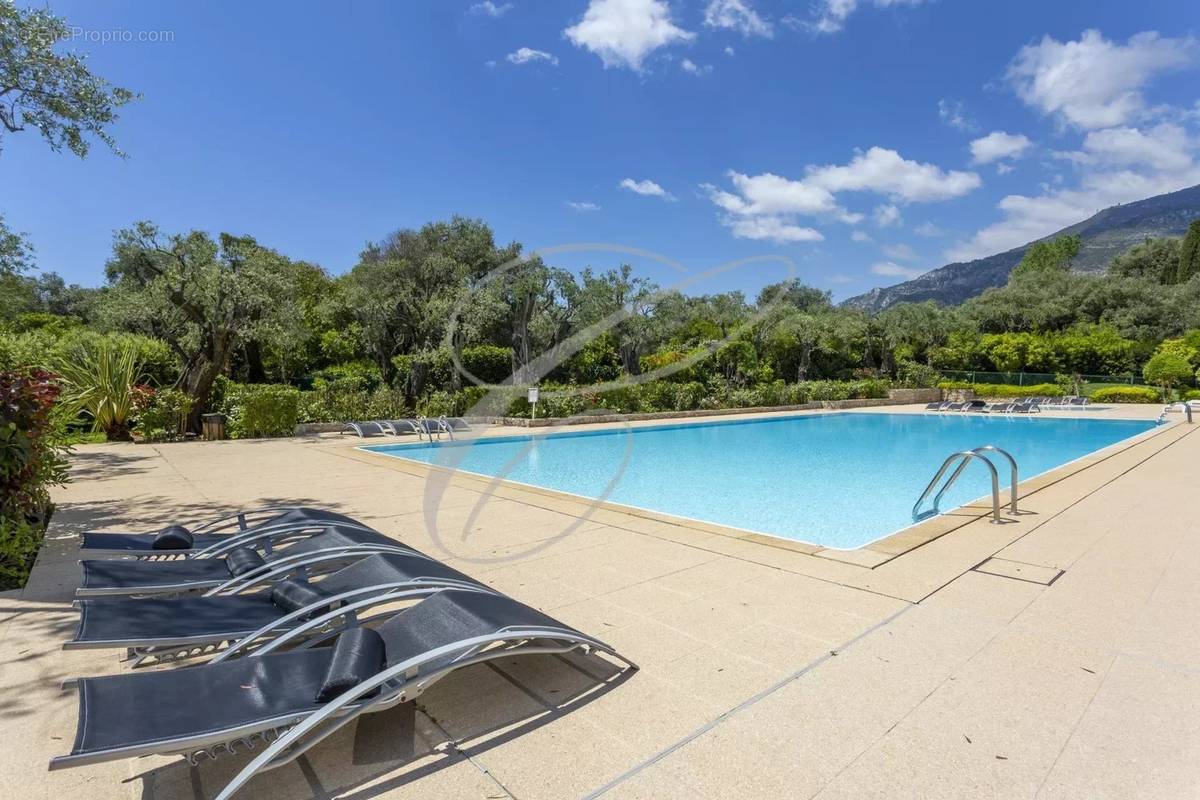 Appartement à ROQUEBRUNE-CAP-MARTIN