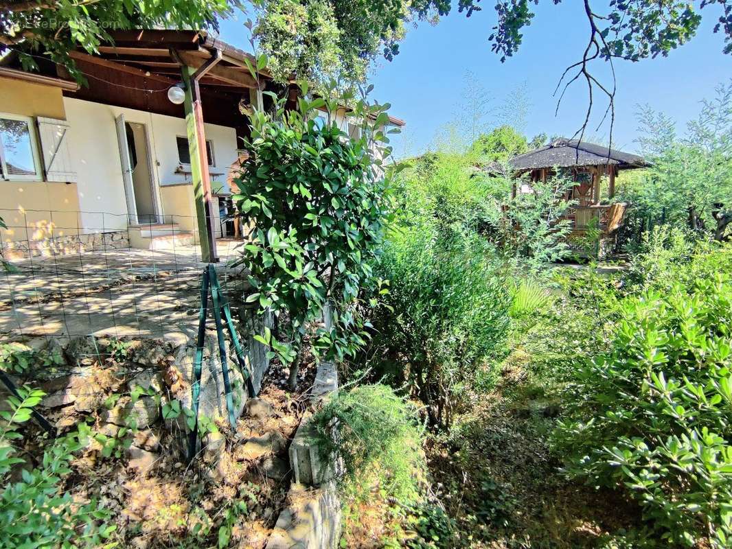 Maison à ROQUEBRUNE-SUR-ARGENS