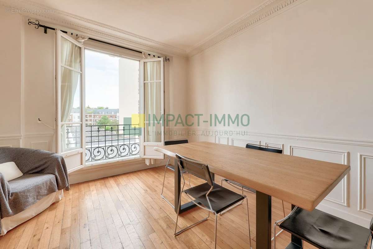 Appartement à COURBEVOIE