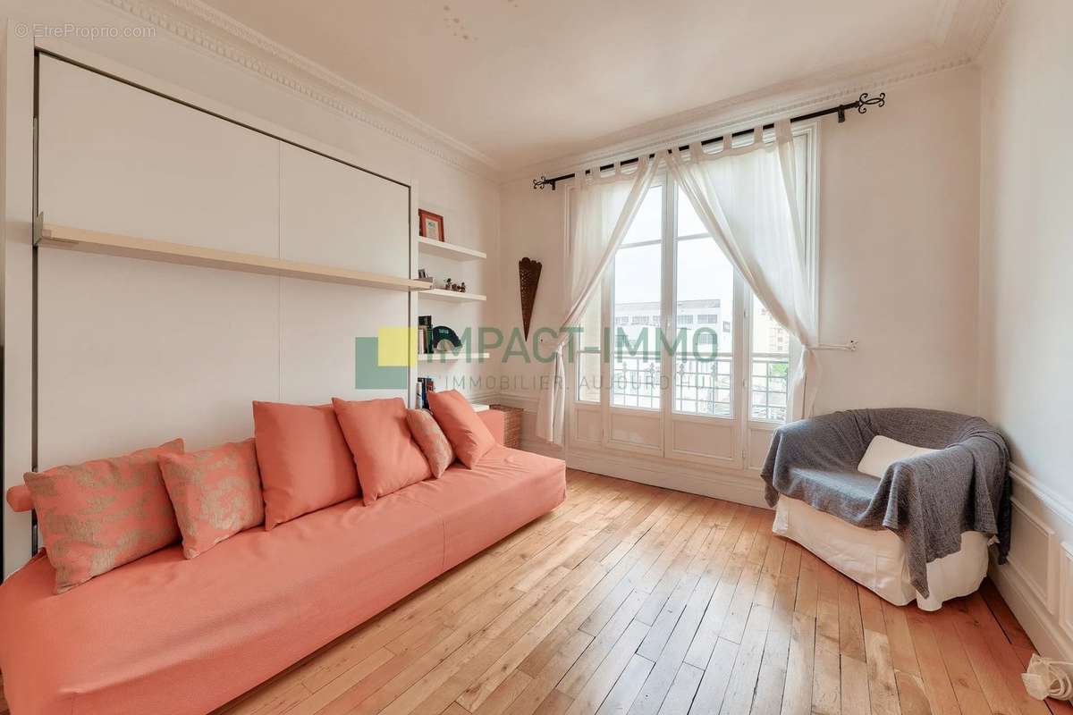 Appartement à COURBEVOIE