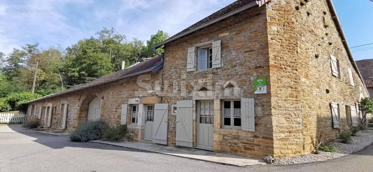 Maison à POLIGNY