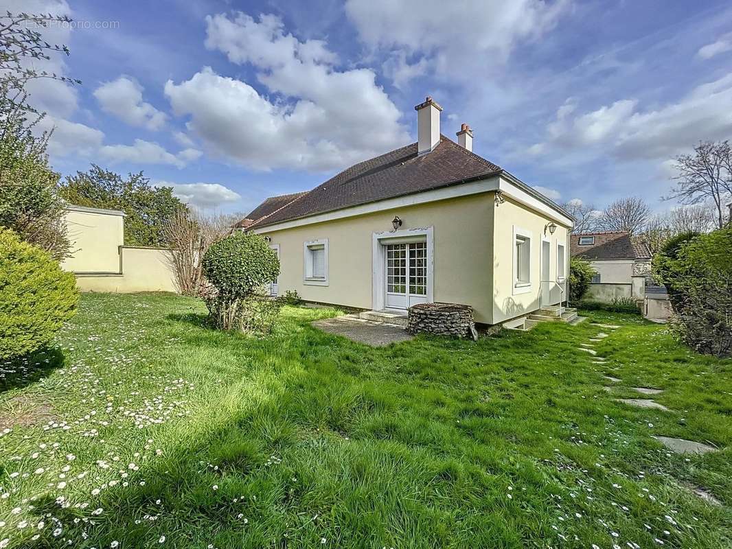 Maison à LOUVECIENNES