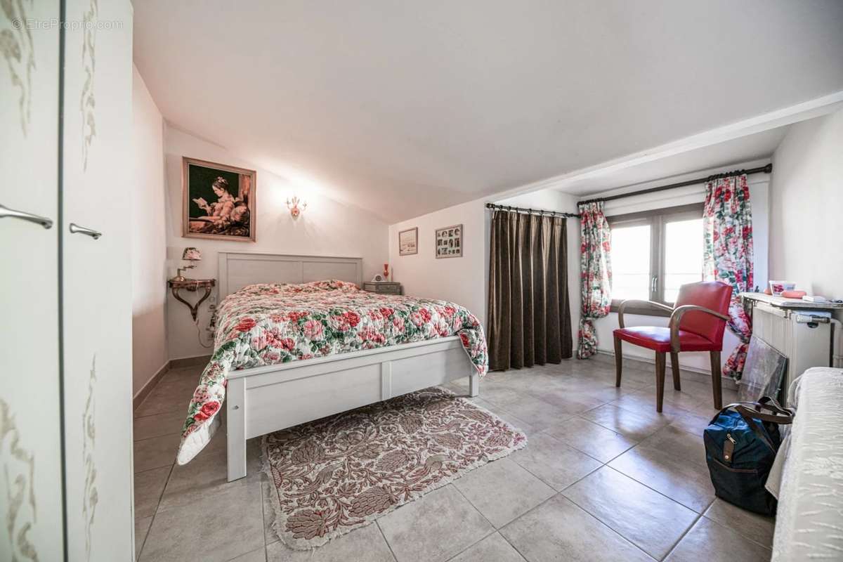 Appartement à UZES