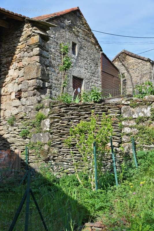 Maison à AUJAC