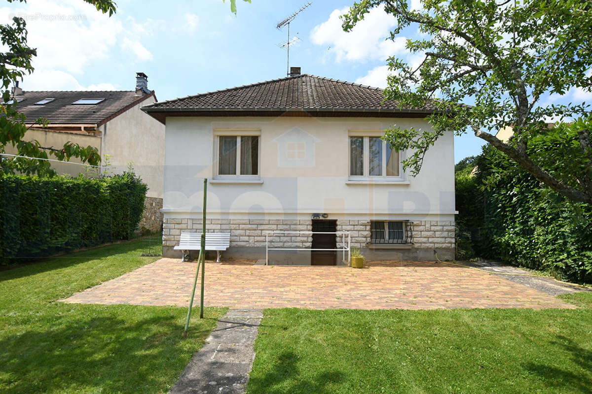 Maison à FONTENAY-LE-FLEURY