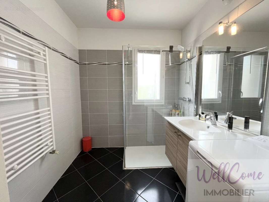 Appartement à AIX-LES-BAINS