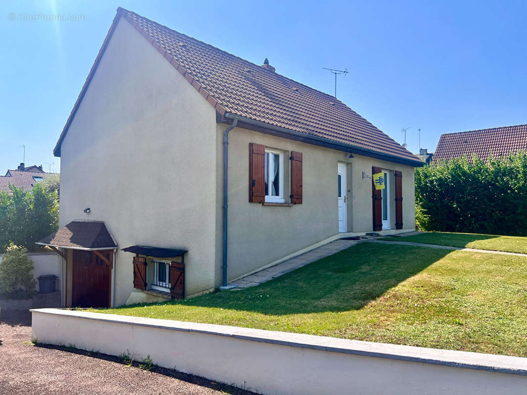 Maison à COULANGES-LES-NEVERS