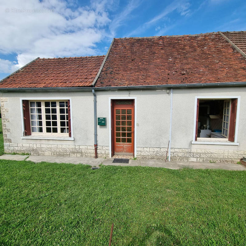 Maison à LA CELLE-SUR-NIEVRE