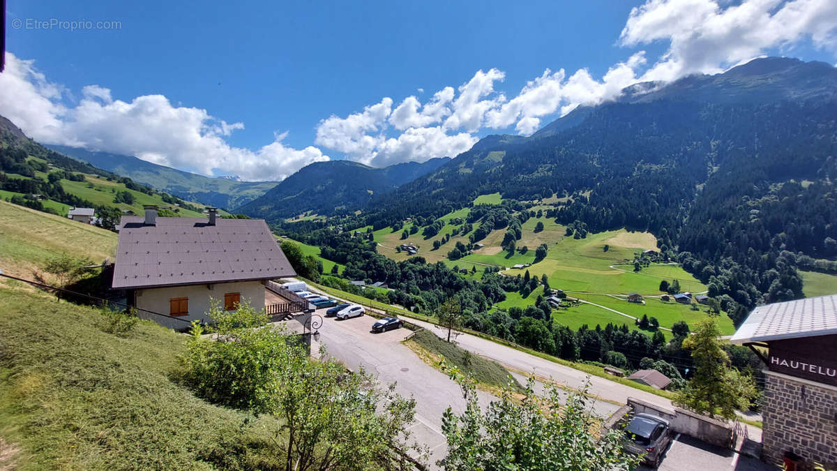 Appartement à HAUTELUCE