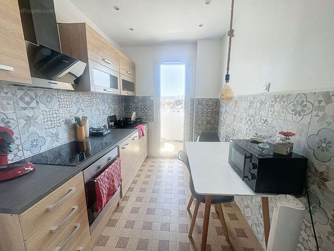 Appartement à MARSEILLE-2E