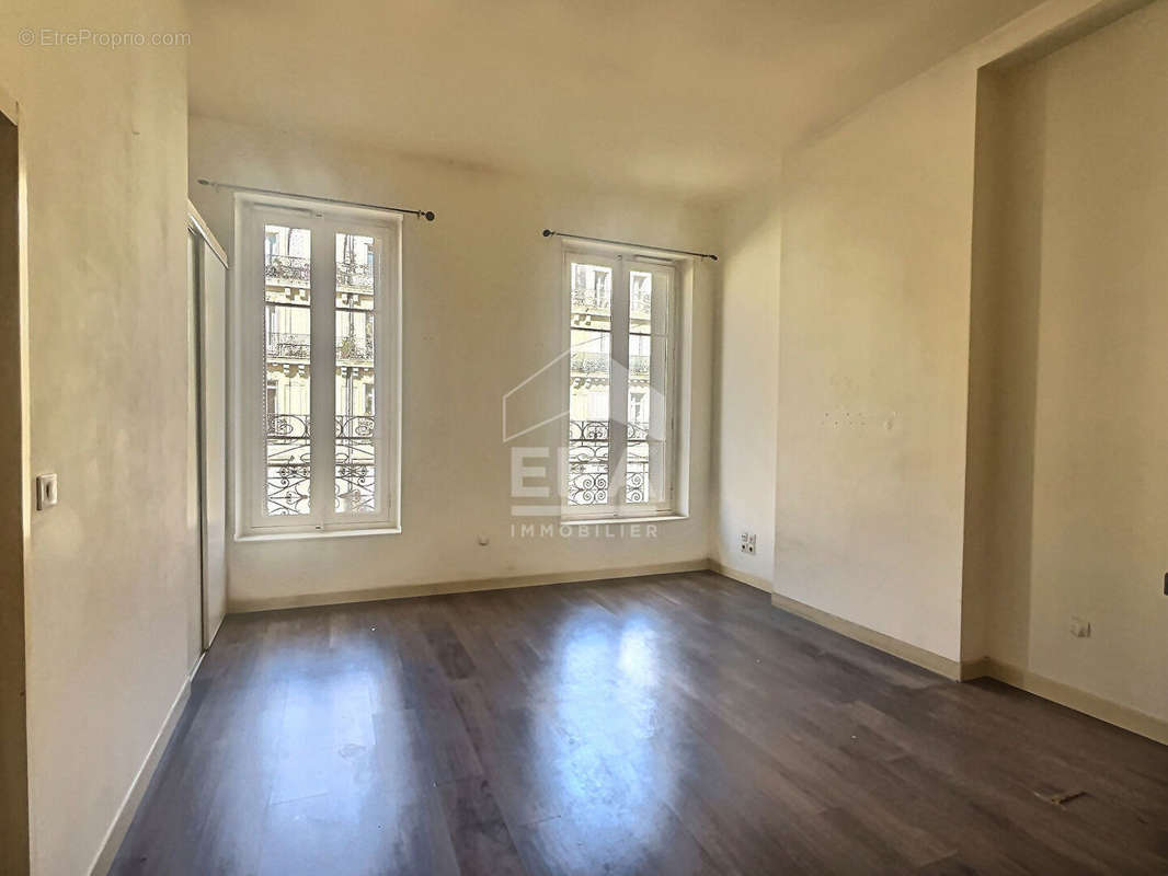 Appartement à MARSEILLE-2E