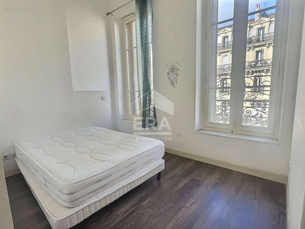 Appartement à MARSEILLE-2E