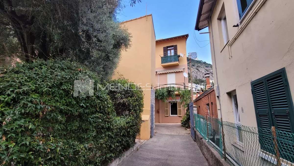 Appartement à ROQUEBRUNE-CAP-MARTIN