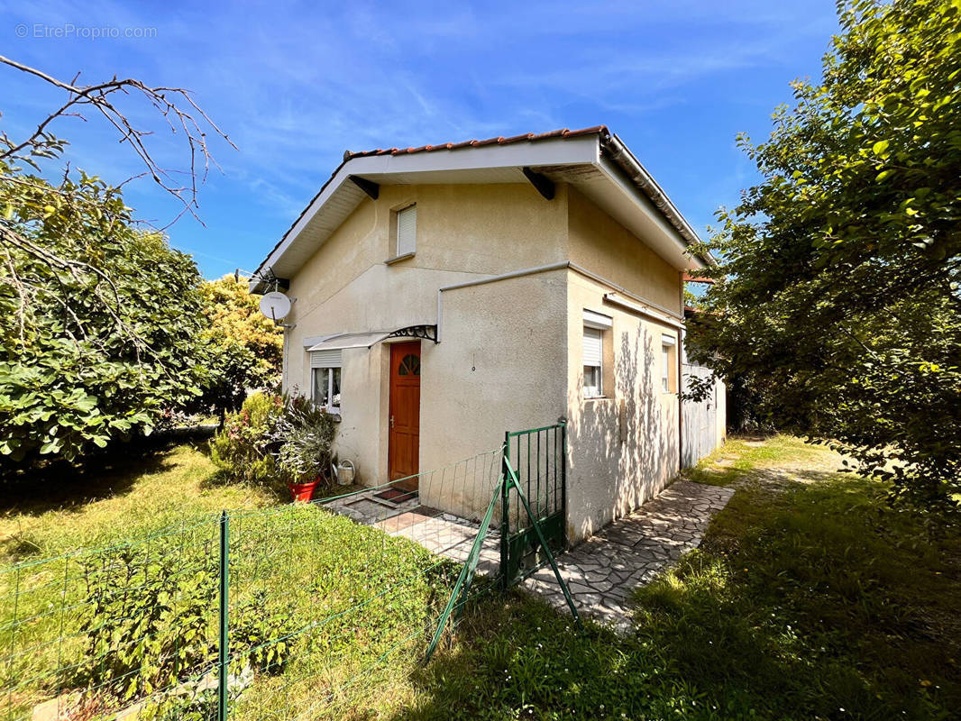 Maison à SAINT-SULPICE-ET-CAMEYRAC