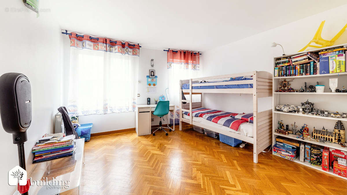 Appartement à LEVALLOIS-PERRET