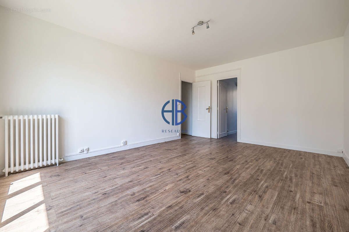 Appartement à EPINAY-SUR-SEINE