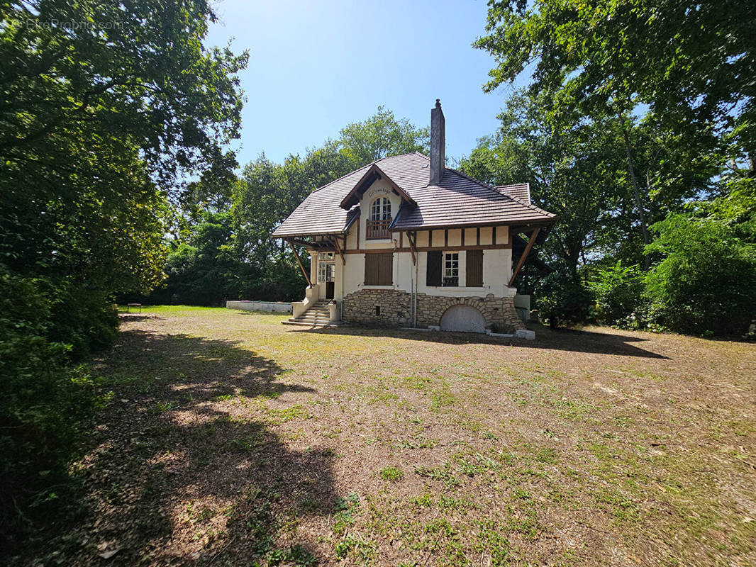 Maison à URT