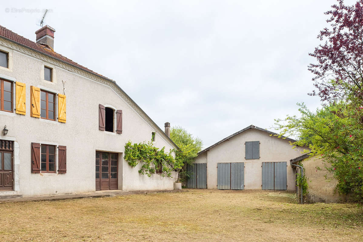 Maison à AMOU