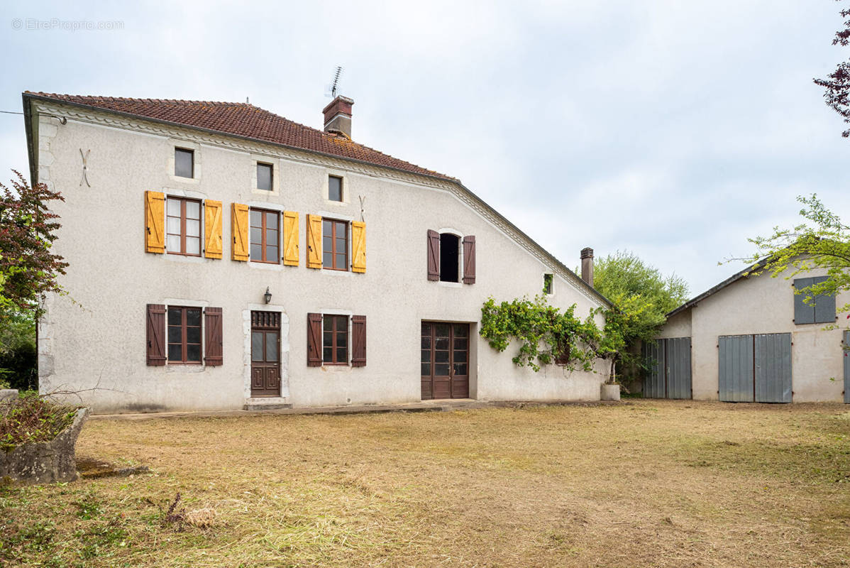 Maison à AMOU