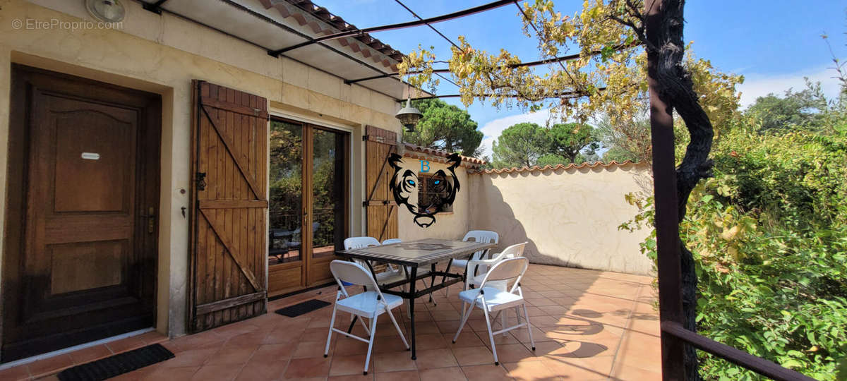 Maison à ROQUEBRUNE-SUR-ARGENS