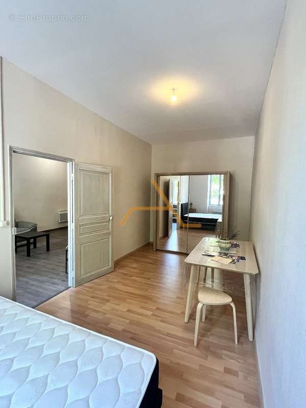 Appartement à VALREAS