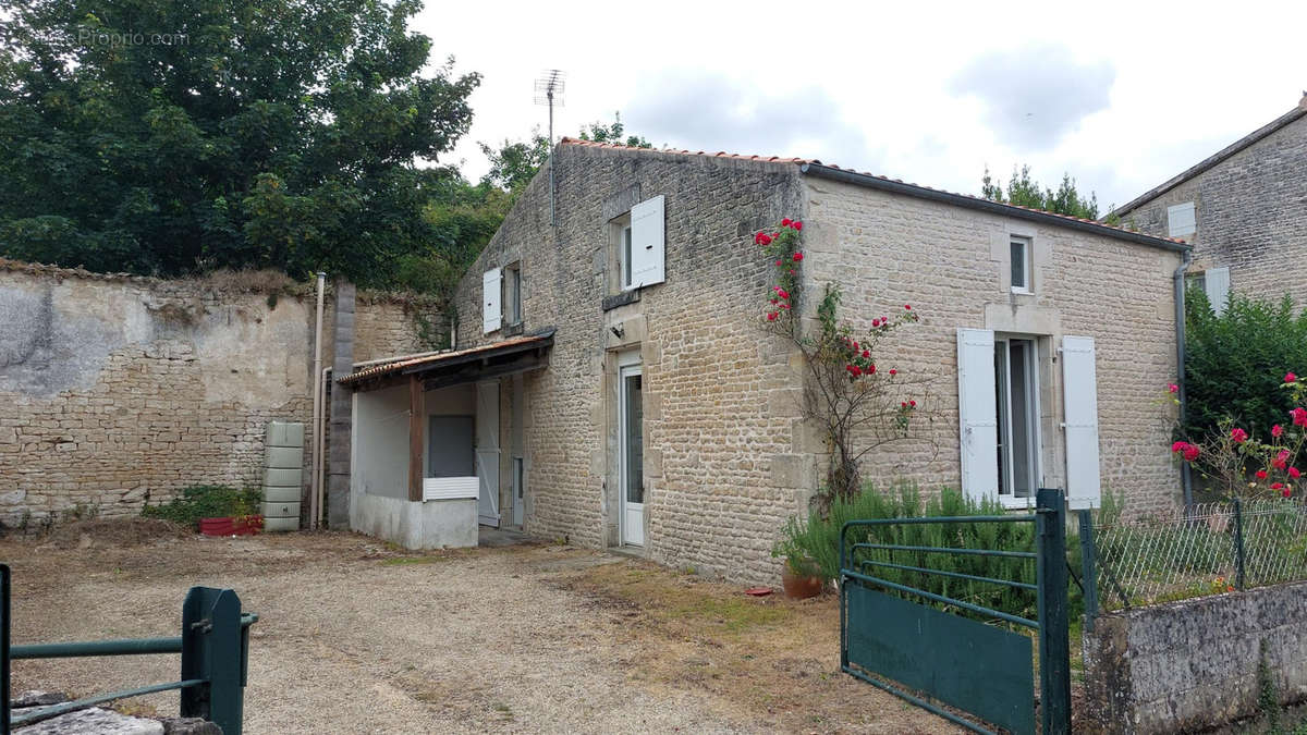 Maison à VILLIERS-EN-PLAINE