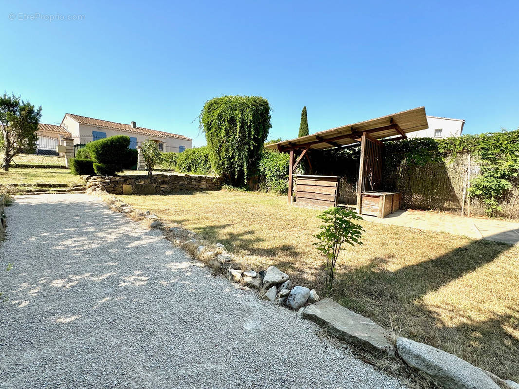 Maison à ENTRECHAUX