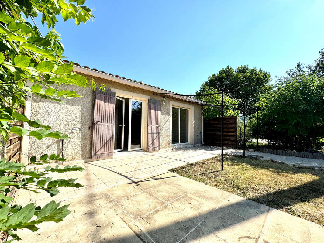 Maison à ENTRECHAUX