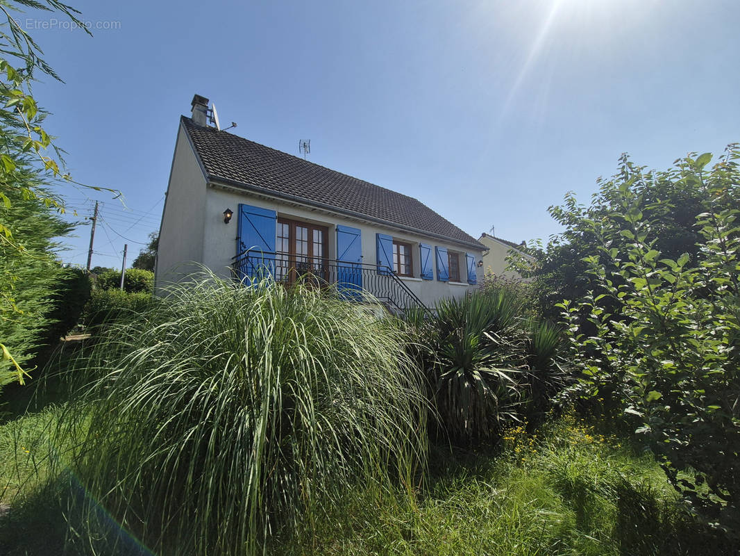 Maison à CONDE-SUR-HUISNE