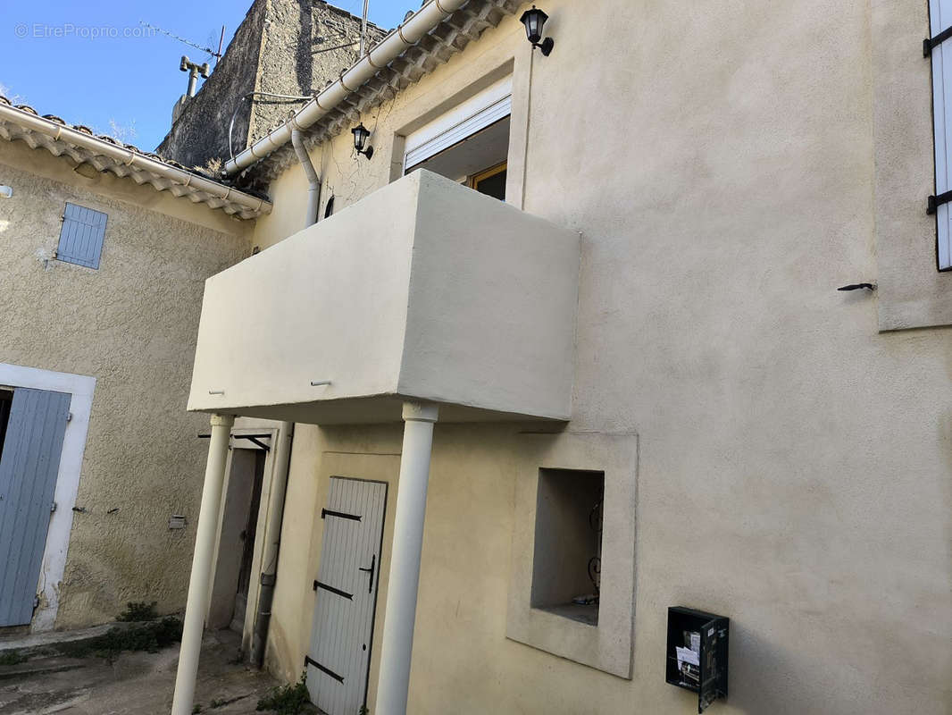 Appartement à CHATEAUNEUF-DE-GADAGNE