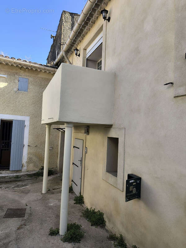 Appartement à CHATEAUNEUF-DE-GADAGNE