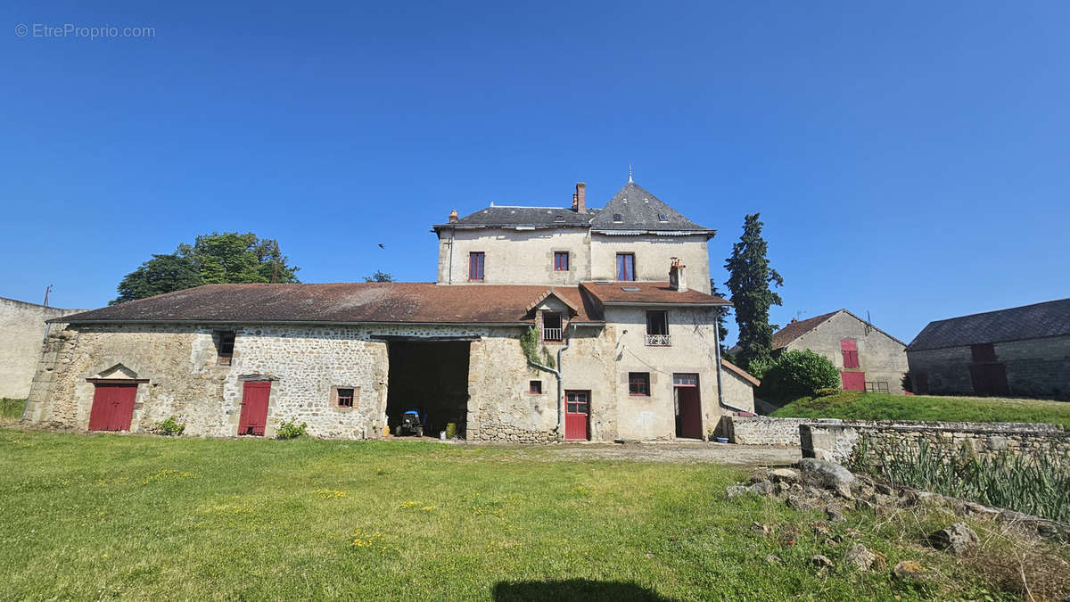 Maison à LE DORAT