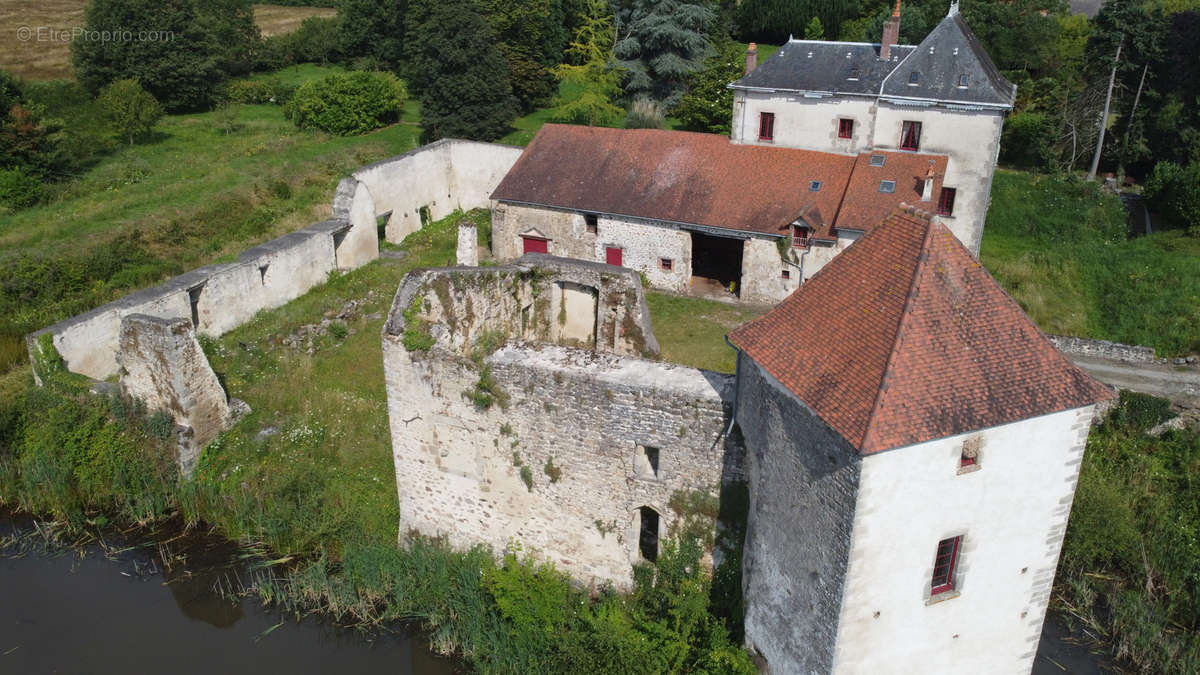 Maison à LE DORAT