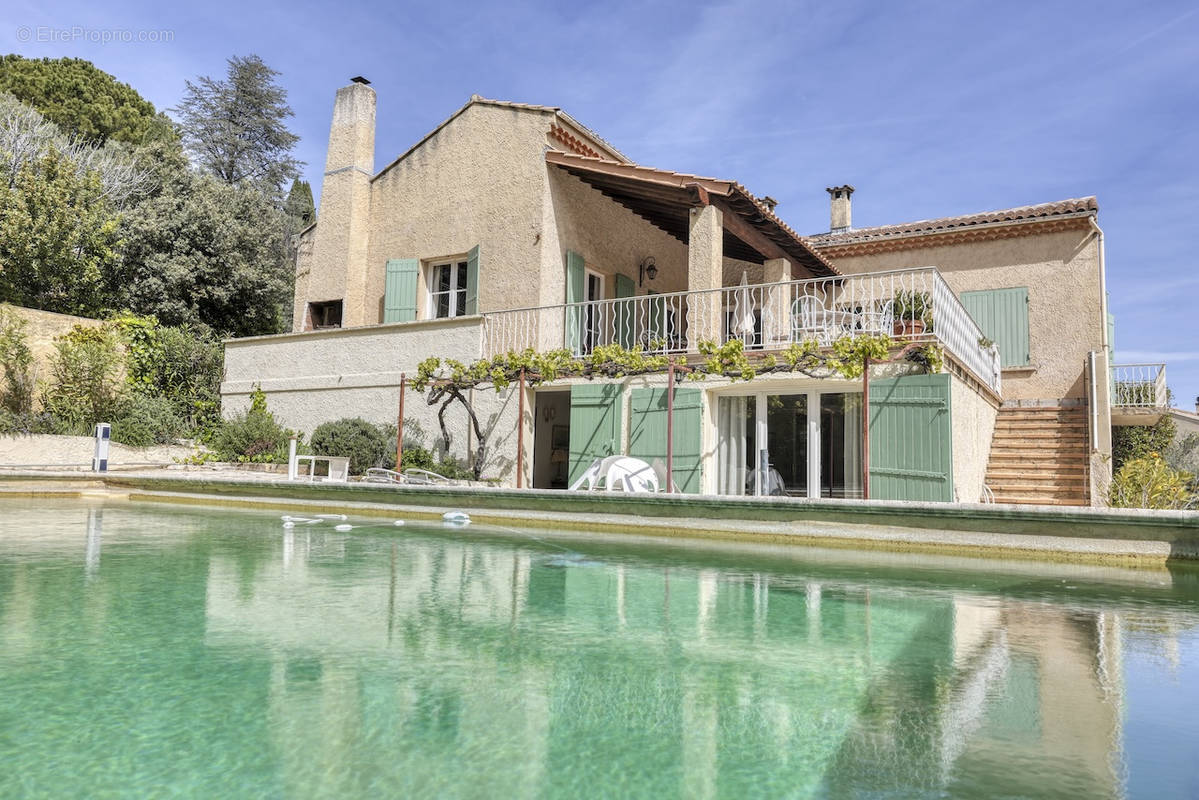 Maison à CHATEAUNEUF-DE-GADAGNE