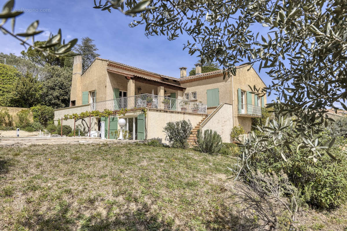 Maison à CHATEAUNEUF-DE-GADAGNE