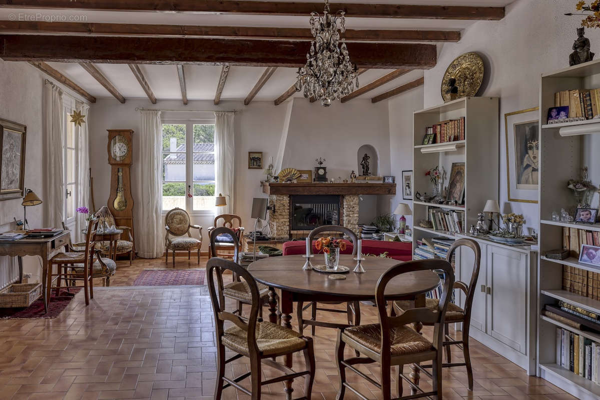 Maison à CHATEAUNEUF-DE-GADAGNE