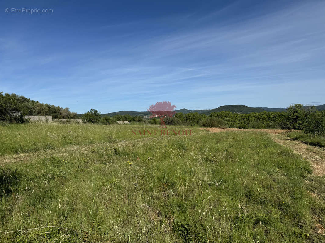 Terrain à ADISSAN