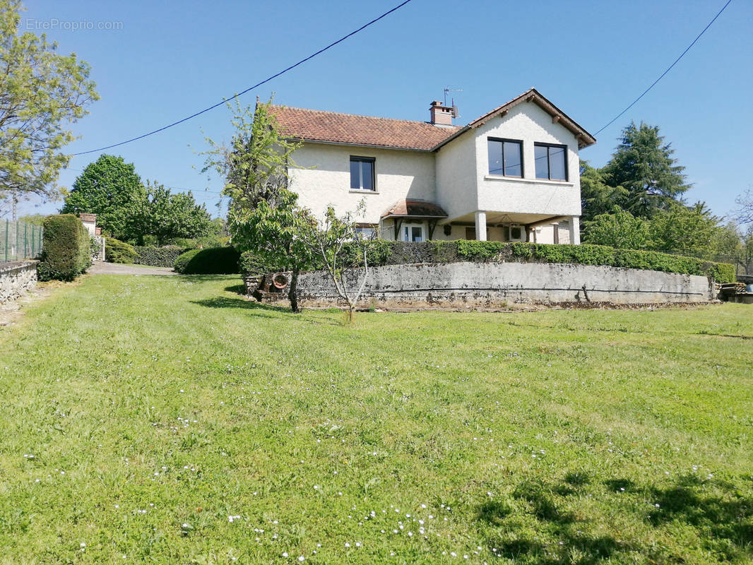 Maison à CAMBURAT