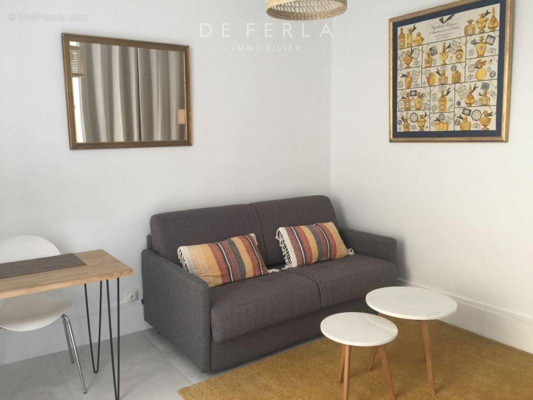 Appartement à PARIS-7E