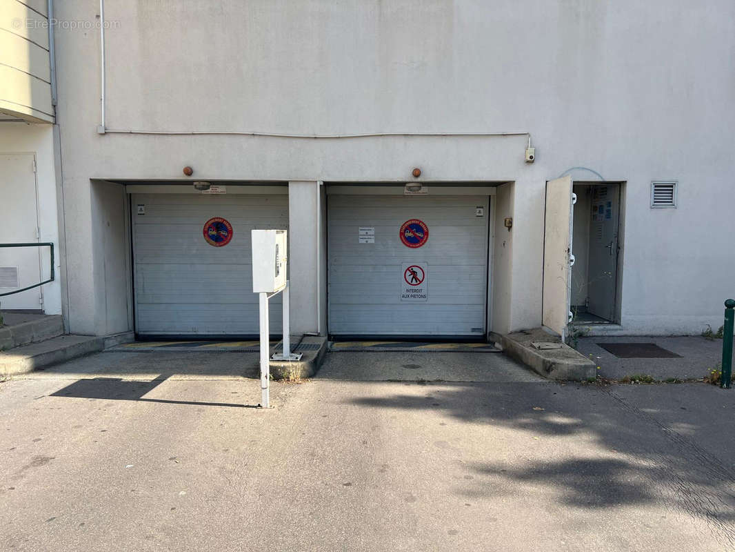 Parking à LYON-4E