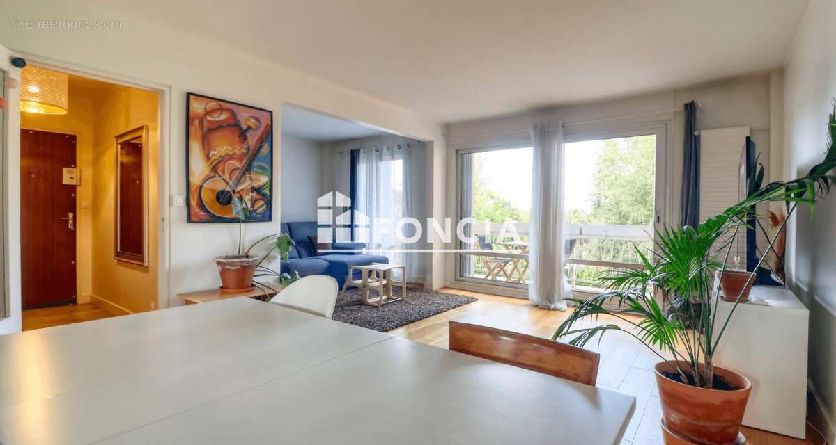 Appartement à VITRY-SUR-SEINE