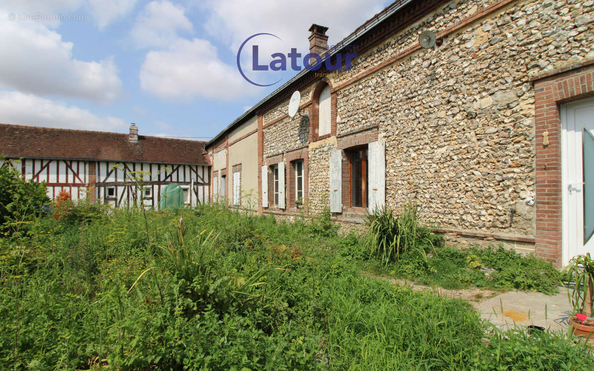 Maison à MEZIERES-EN-DROUAIS