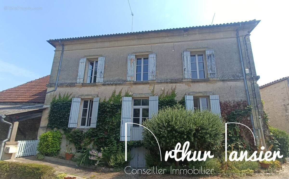 Maison à PESSAC-SUR-DORDOGNE